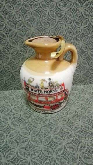 Lovely vintage White Horse Whiskey decanter - sealed! LOOK!