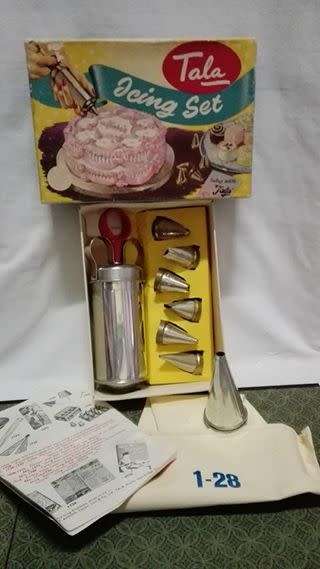 VINTAGE TALA ICING SET, IN ORIGINAL BOX,  INCLUDING INSTRUCTION LEAFLET also Piping bag