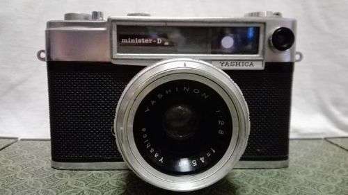 Vintage Yashica minister D 35mm camera
