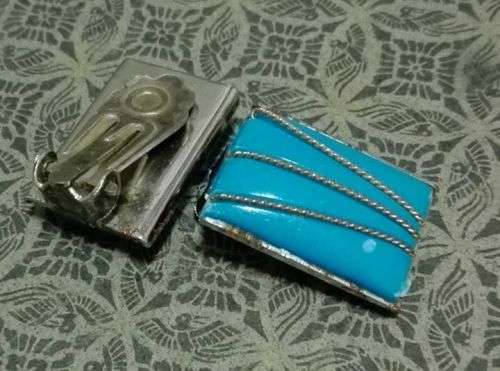 Vintage clip on earrings - Pretty!