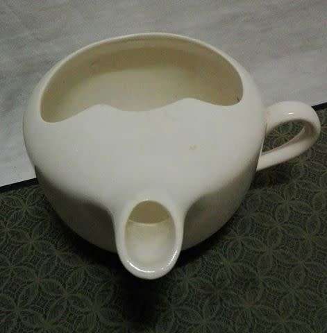 Feeding cup