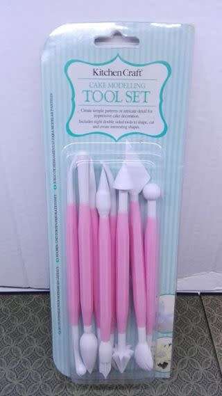 Set cake modeling tools