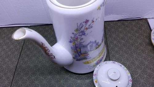 Royal Albert Bone china  - Rosedale! WOW!!! LOOK!! Tea/Coffee pot