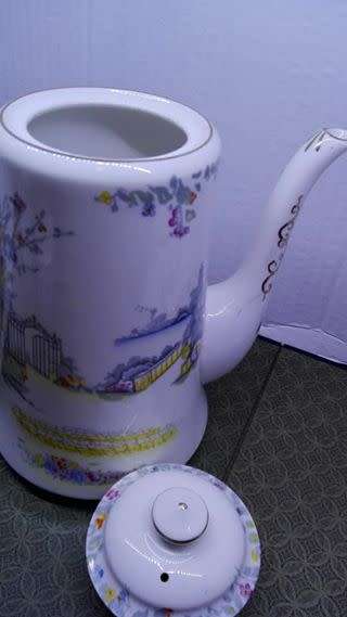 Royal Albert Bone china  - Rosedale! WOW!!! LOOK!! Tea/Coffee pot