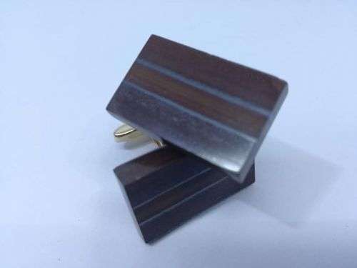 Pretty vintage stone cufflinks - small chip in one corner - LOOK!