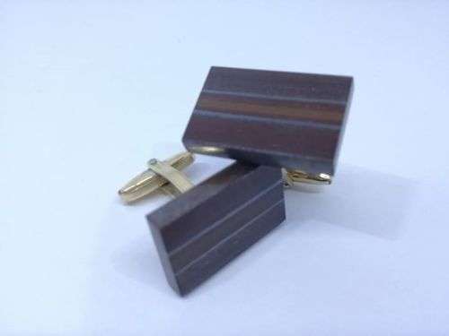 Pretty vintage stone cufflinks - small chip in one corner - LOOK!