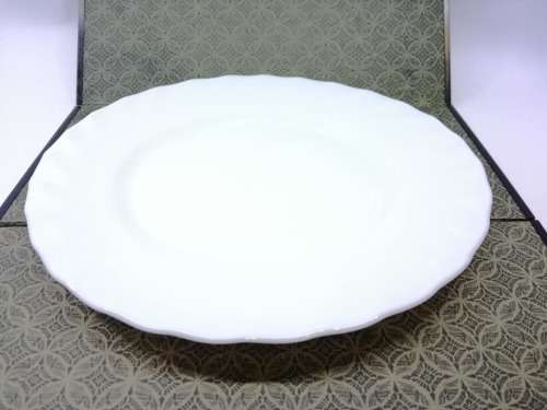 Milk glass side plate