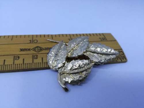 Lovely leaf brooch! - Look!