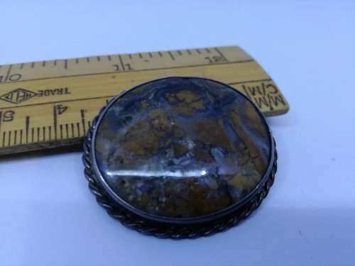 Gorgeous stone brooch! - Look!