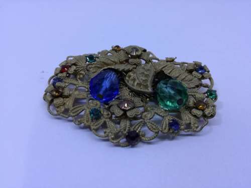 Lovely brooch!! - pretty!