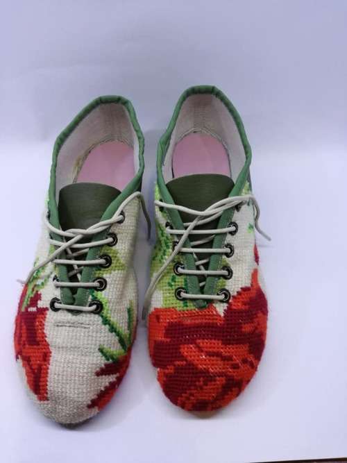 Fantastic tapestry shoes! Size 5 - Suz fabric Art