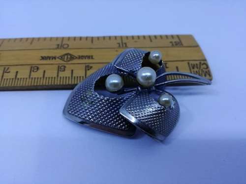 Lovely vintage brooch - Look!