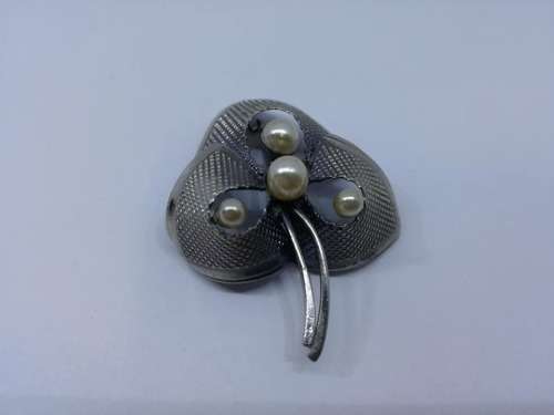 Lovely vintage brooch - Look!