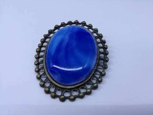 Stunning glass brooch - Look!