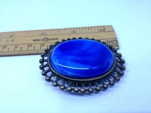 Stunning glass brooch - Look!
