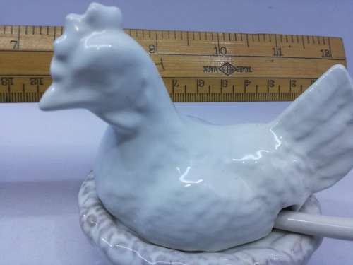Bordalo Pinheiro ceramics white chicken with spoon