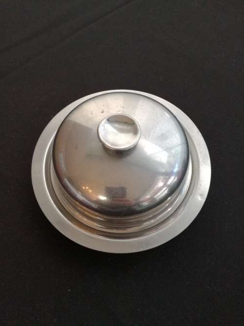 Stainless steel? Metal bowl with lid