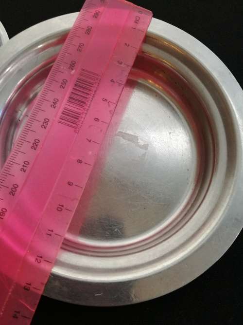 Stainless steel? Metal bowl with lid