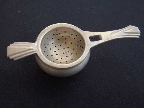 Tea bag stand/tea strainer