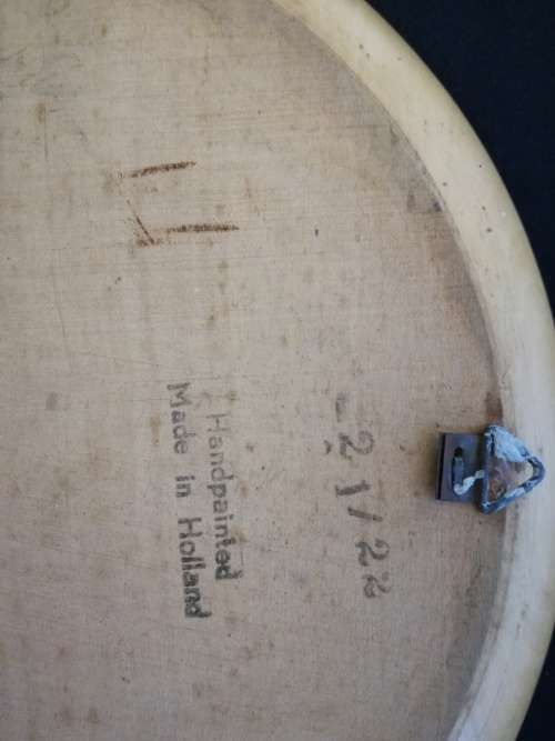 VINTAGE - HAND PAINTED Holland wooden display plate