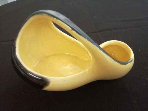 Pretty vintage ceramic basket