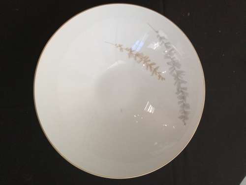 HUTSCHENREUTHER - BAVARIA - GERMANY : SERVING bowl- 22cm DIAMETER