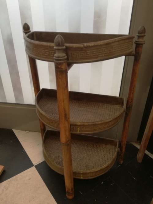 Three tier loose standing rack