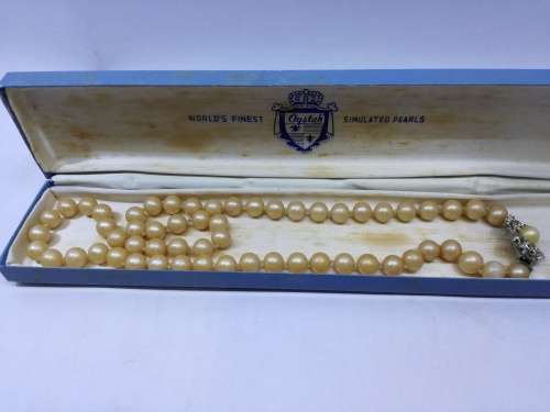 Vintage Oystah simulated pearls in box
