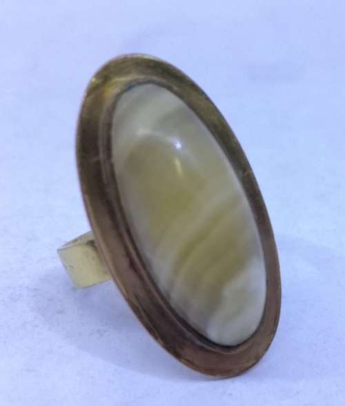 Stunning vintage semi precious stone ring! Size 6