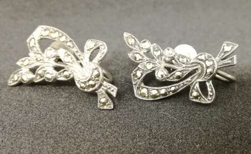 Beautiful marcasite srew on earrings