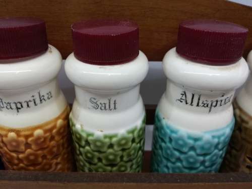 Vintage spice rack and bottles!! WOW!