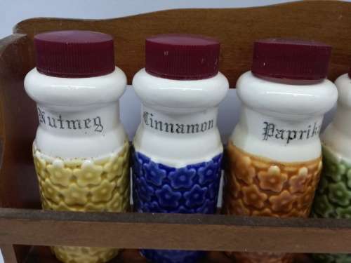 Vintage spice rack and bottles!! WOW!