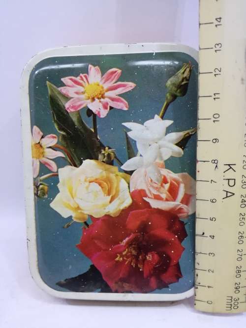 Pretty tin