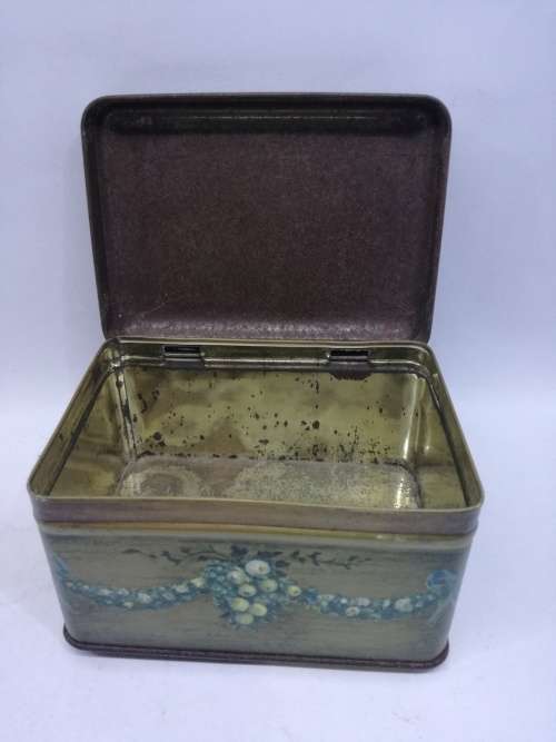 VINTAGE tin