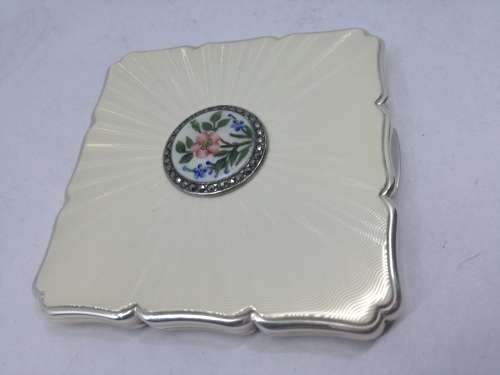 Guilloché Stratton powder compact! Look!!