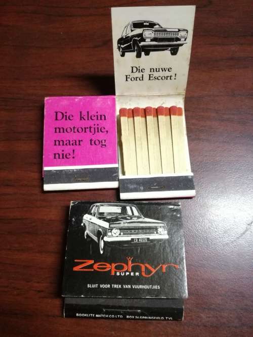 Escort ans Zephyre match booklets