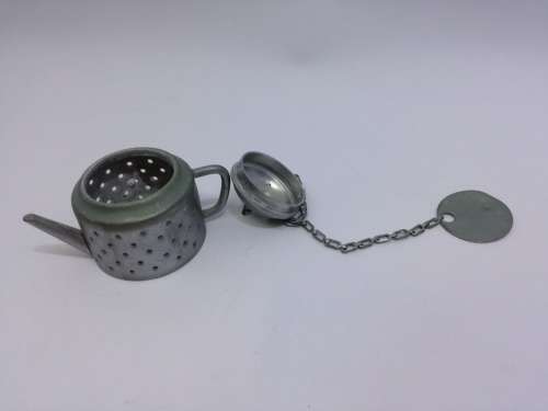 Vintage teapot tea infuser