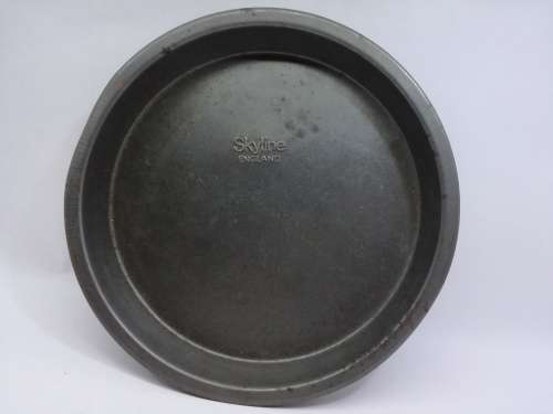 Vintage Skyline cake tins