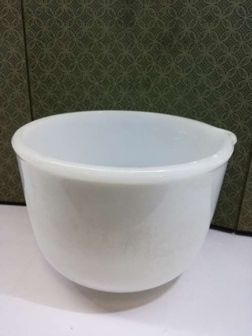 Milk glass mixing bowl with pouring tip