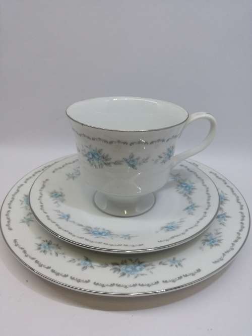 Nagoya fine china blue rose trio