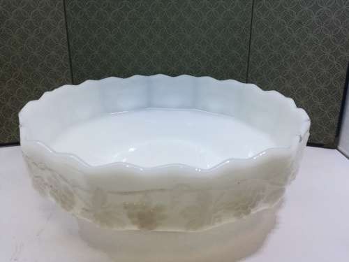 Stunning vintage milk glass footed bowl - one chip, see pics