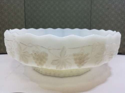Stunning vintage milk glass footed bowl - one chip, see pics