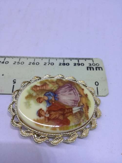 Lovely romantic brooch