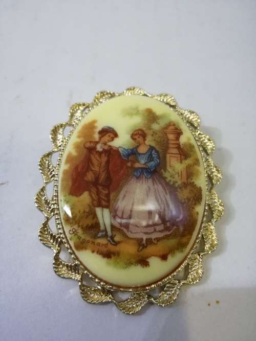 Lovely romantic brooch