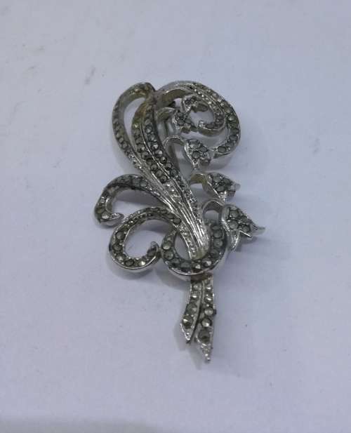 Lovely marcasite brooch