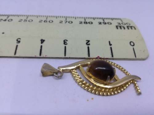 Semi precious stone pendant