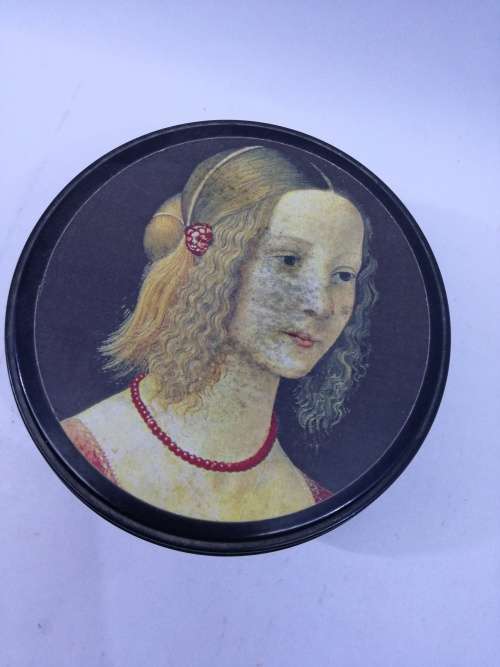 Pretty tin