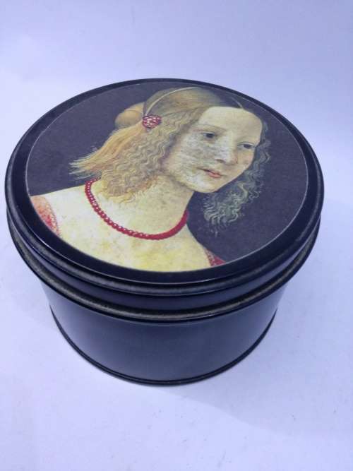 Pretty tin