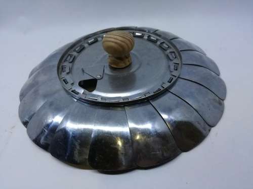Adjustable lid