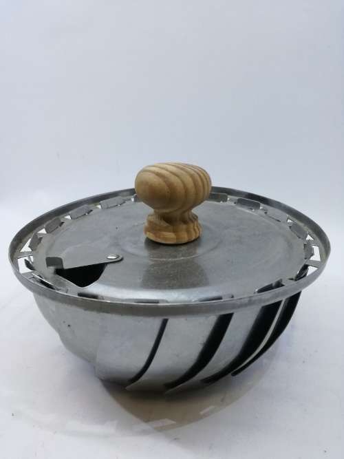 Adjustable lid